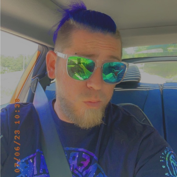 Meet your Posher, Tj - Picture 2 of 15